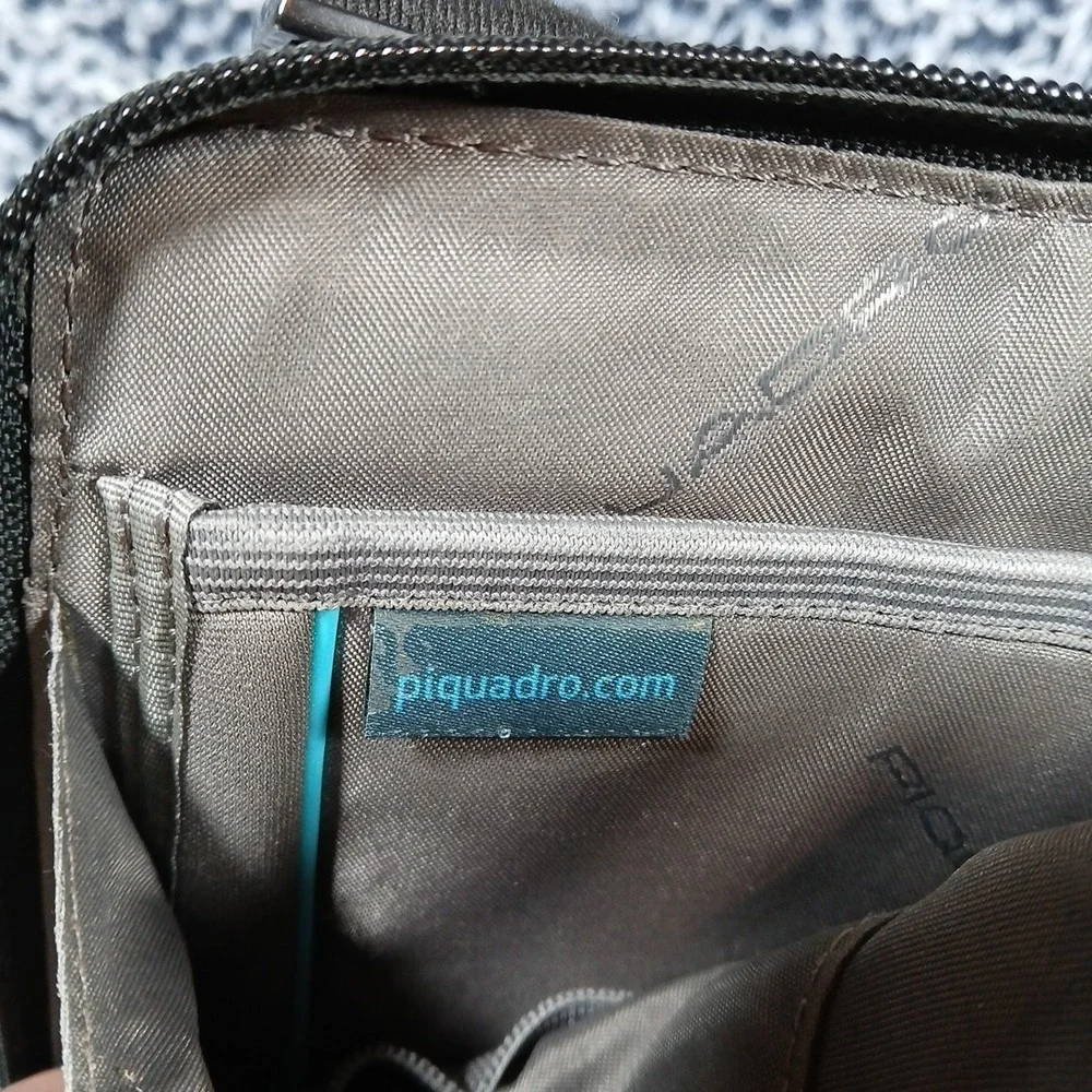 Piquadro Crossbody Bag Small Grey Tech Travel Messenger